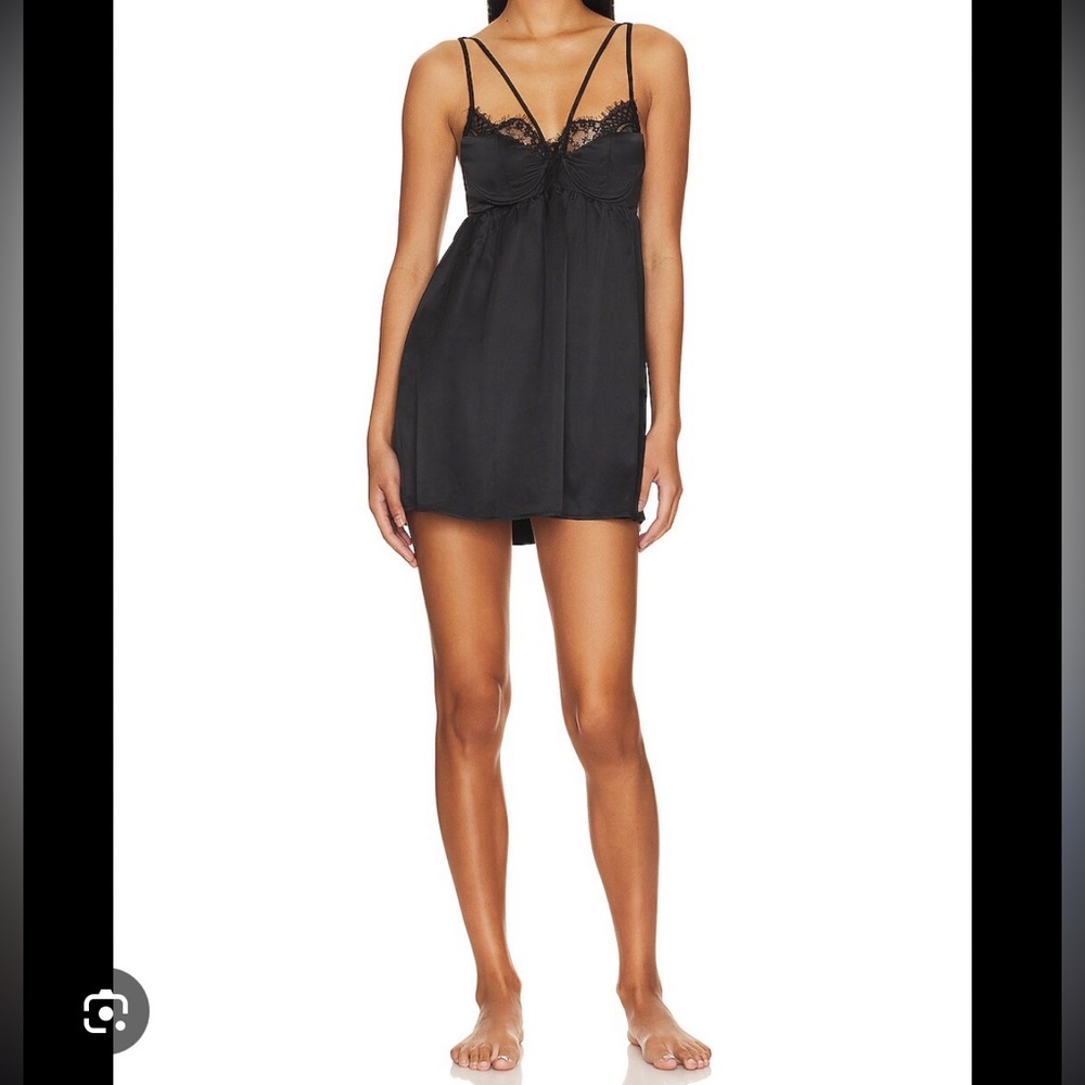 Superdown Lori Babydoll Dress in Black size medium NWT